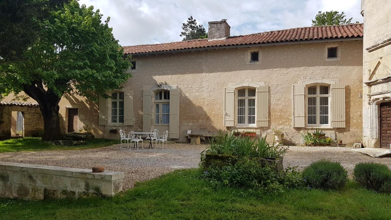 Gite du Château de Pernan Avy Exterior foto